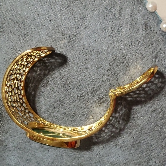 Green Onyx Thick Hinged Cutout Cuff Bracelet in Pure Solid Brass, sz 8 - Picture 3 of 10